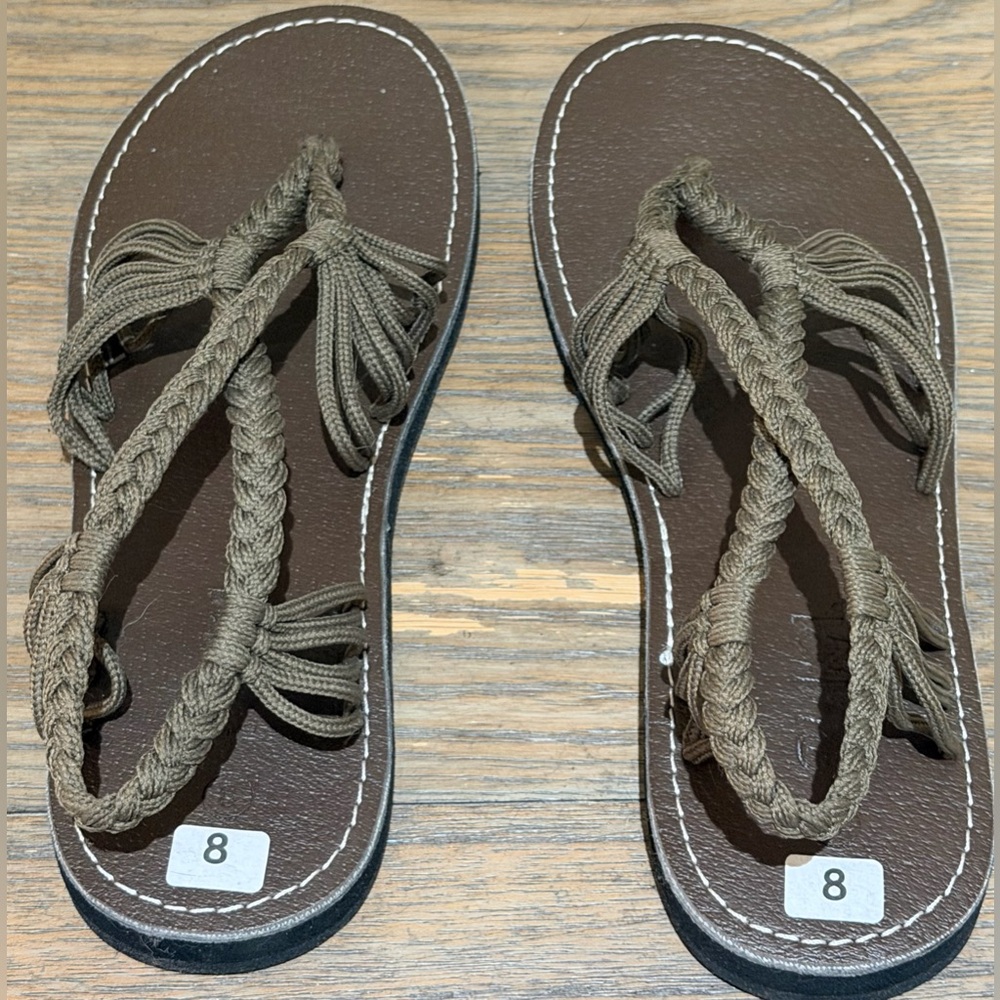 NWOT Bundle of 2 Plaka “Seashell” & “Palm Leaf” sandals - 8 - Picture 3 of 11
